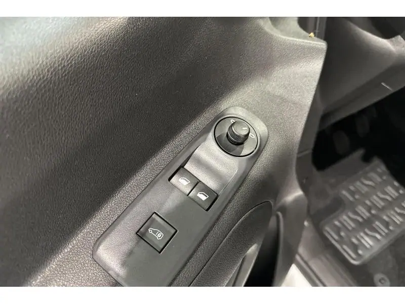 Démo Citroen Berlingo VAN Taille M Light 1.5 BlueHDi WHITE 17