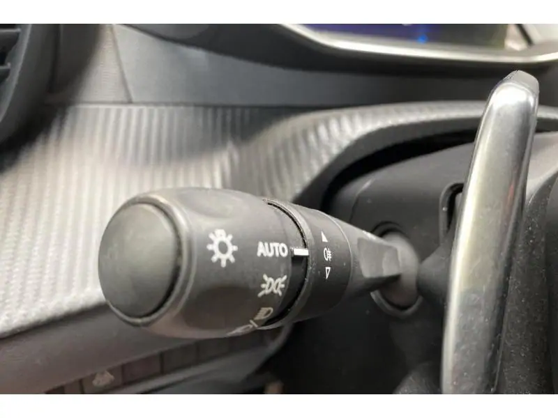 Occasion Peugeot 2008 Allure Pack*Caméra & GPS WHITE 27