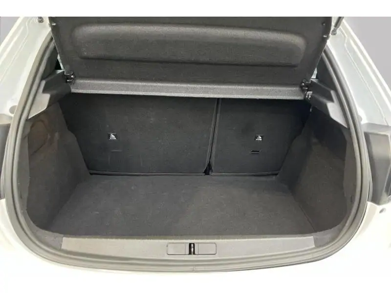 VEHICLE__CONDITION_SERVICE Peugeot 208 ALLURE WHITE 19