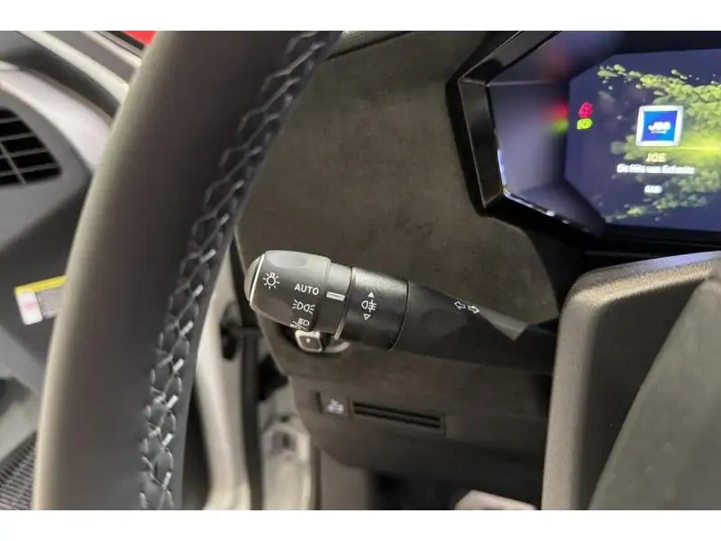 VEHICLE__CONDITION_SERVICE Peugeot 5008 ALLURE Hybrid 145 ch e-DSC6 GREY 23