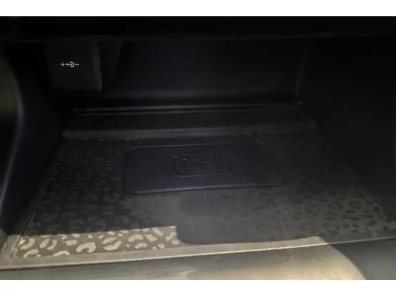 Occasie Jaguar E-Pace P300e R-Dynamic- FULL OPTION GREY 32