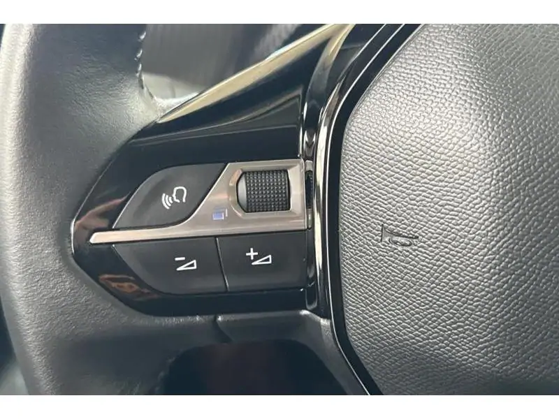 Occasion Peugeot 208 II & e- Style YELLOW 25