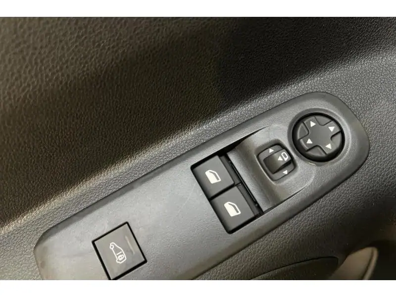 VEHICLE__CONDITION_SERVICE Peugeot Partner STANDARD BLACK 17