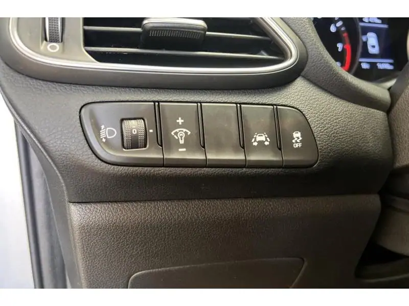 Occasion Hyundai i30 Feel SILVER 21