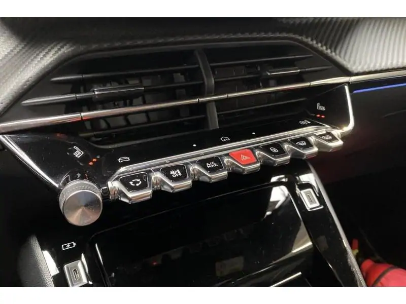 Occasion Peugeot 208 GT 1.2 Hybrid 136 e-DSC6 BLACK 40