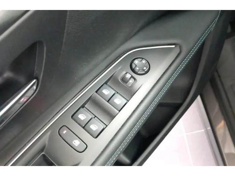 Occasion Peugeot 3008 Allure GREY 17