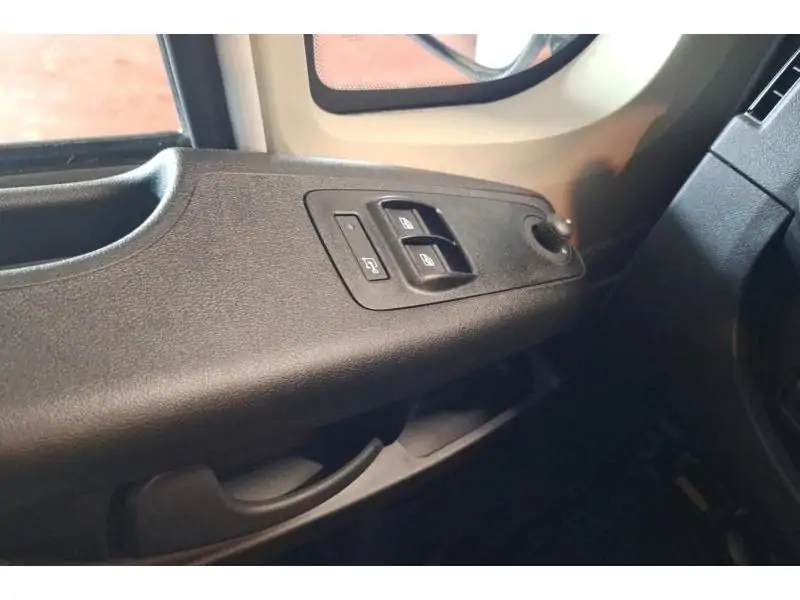 Démo Peugeot Boxer 335 L3H2 2.2 BlueHDi 140 S&S Aut.8 Euro 6e WHITE 17