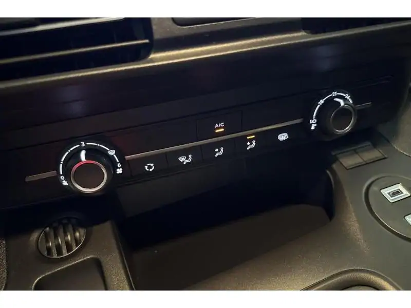 VEHICLE__CONDITION_SERVICE Peugeot Partner Standard Light 1.2 Turbo 110 Man.6 BLACK 15