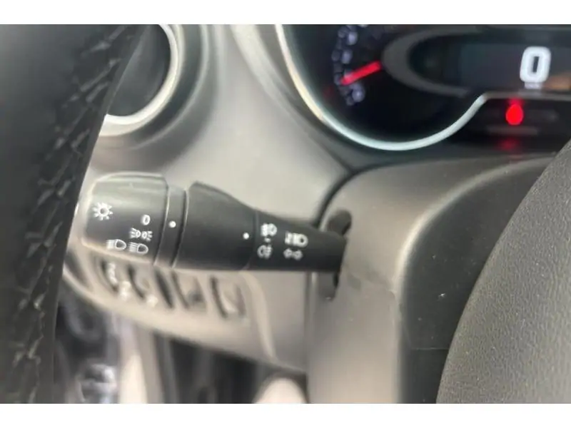 Occasion Renault Captur Berline 0.9 MANUAL GREY 23