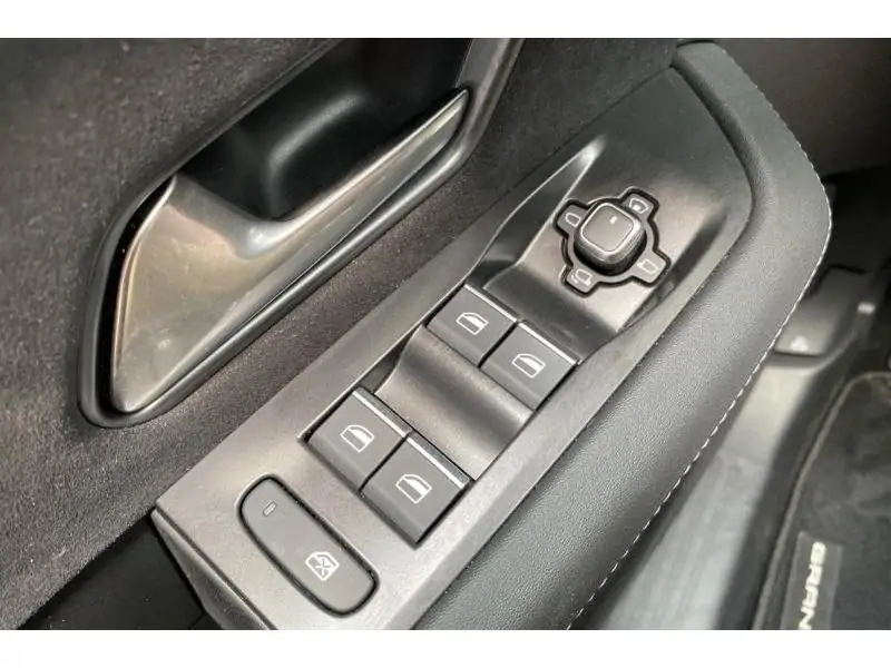 VEHICLE__CONDITION_SERVICE Opel Grandland GS BLACK 17