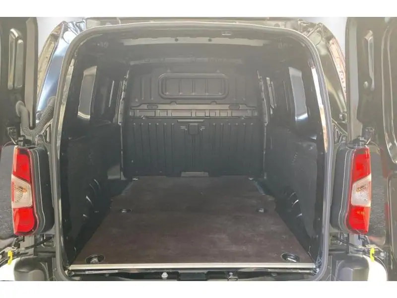 Démo Peugeot Partner ST LIGHT BLACK 19