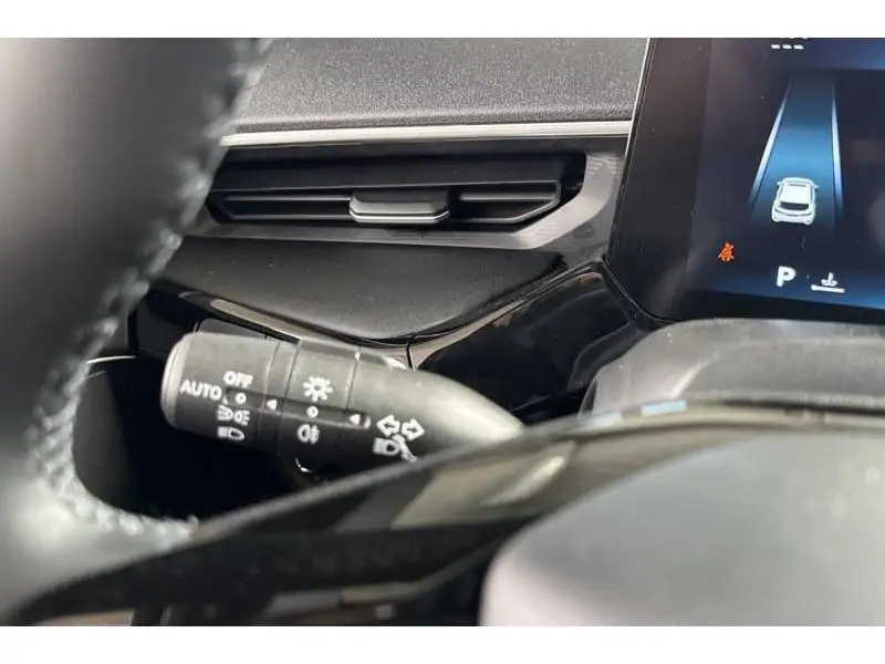 VEHICLE__CONDITION_SERVICE MG MG3 LUXURY HYBRID+ BLACK 33