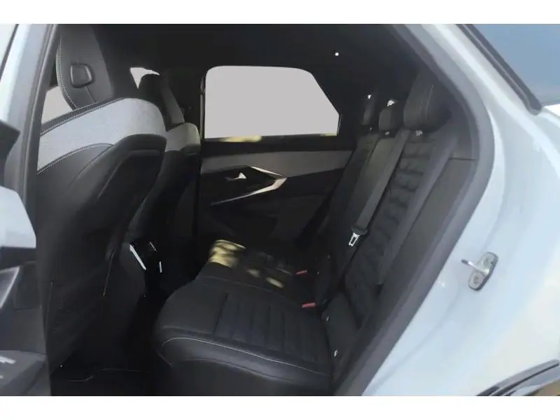 VEHICLE__CONDITION_SERVICE Peugeot 3008 III & e- GT WHITE 18