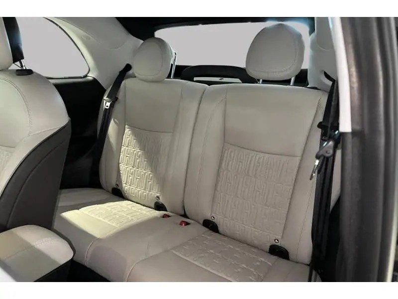 VEHICLE__CONDITION_SERVICE Fiat 500e CABRIO LA PRIMA BLACK 18