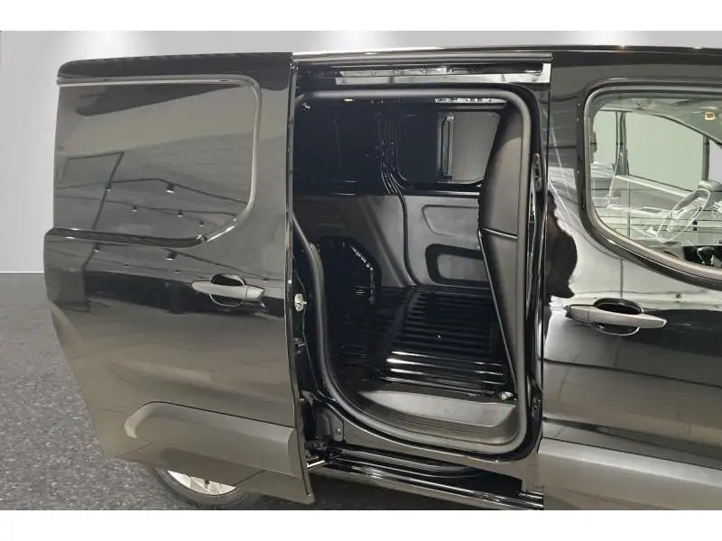 VEHICLE__CONDITION_SERVICE Peugeot Partner Standard Light 1.2 Turbo 110 Man.6 BLACK 18