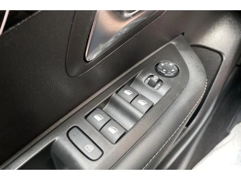 Occasion Peugeot 208 Allure Hybrid BLACK 17