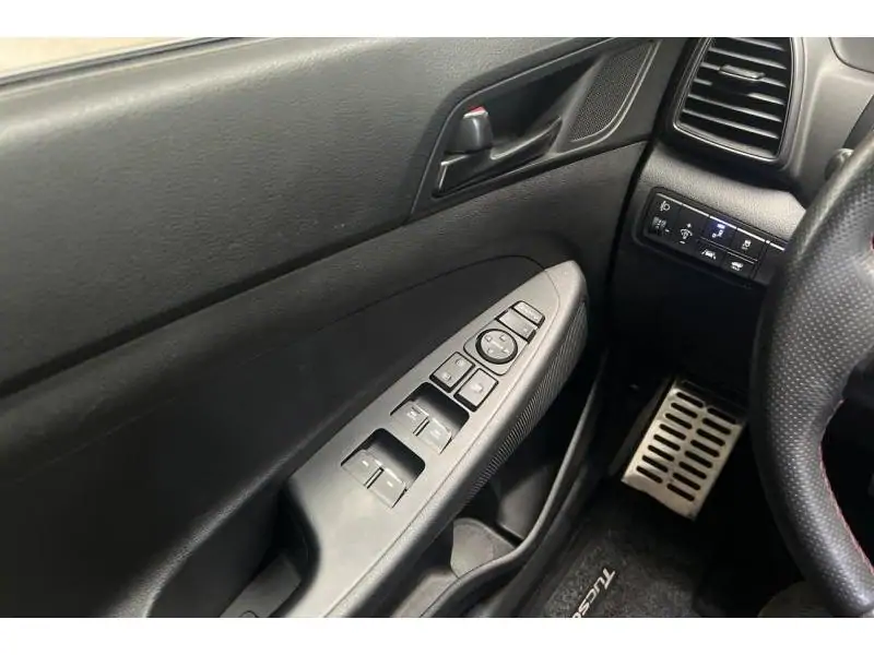 Occasion Hyundai Tucson 1.6 CRDi Shine N-line sensation WHITE 17