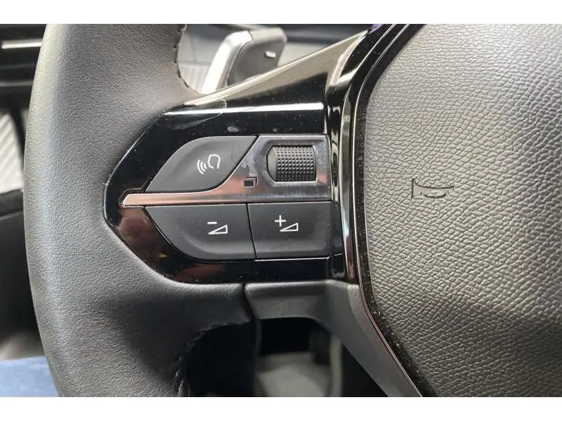 Occasion Peugeot 2008 Allure - HYBRID - 145 pk GREY 24