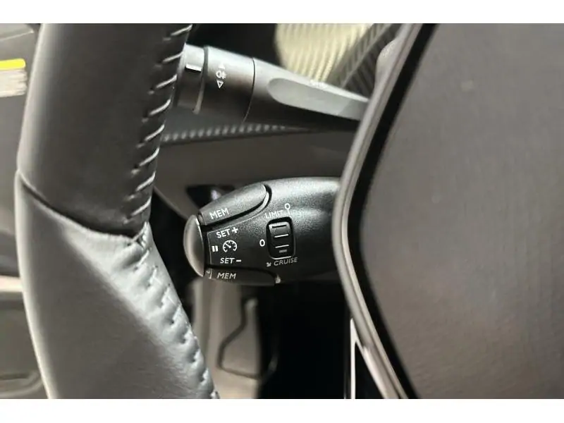 VEHICLE__CONDITION_SERVICE Peugeot 208 Envy - Camera BLACK 23