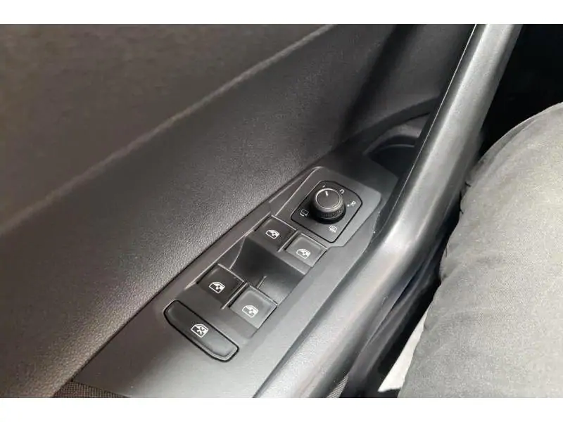 Occasie Volkswagen Taigo R-Line 1.0 TSI 115 pk GREY 17