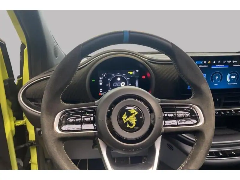 VEHICLE__CONDITION_SERVICE Abarth 500e LIMITED EDITION SCORPIONISSIMA YELLOW 12