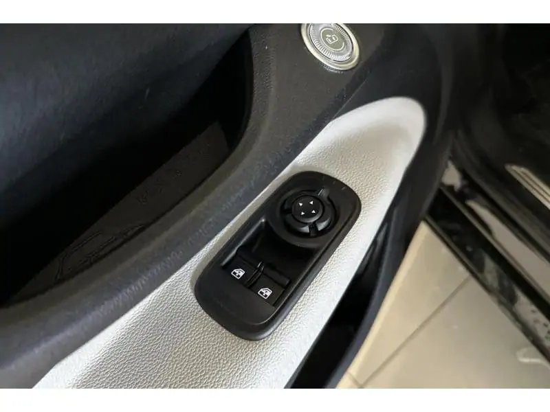 VEHICLE__CONDITION_SERVICE Fiat 500e CABRIO LA PRIMA BLACK 17