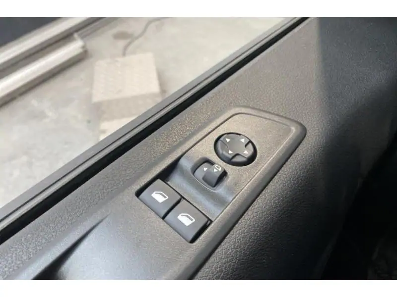 VEHICLE__CONDITION_SERVICE Opel Vivaro VAN L2 WHITE 17