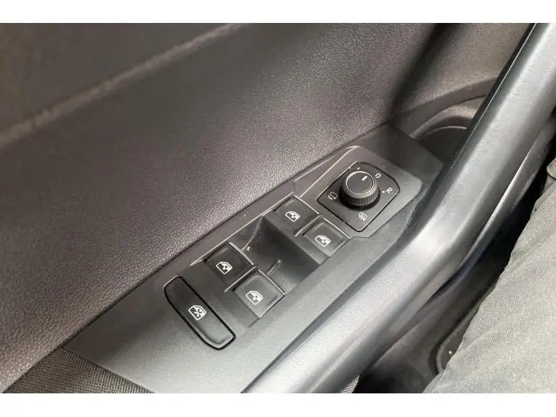 Occasie Volkswagen Taigo R-Line 1.0 TSI 115 pk BLACK 17