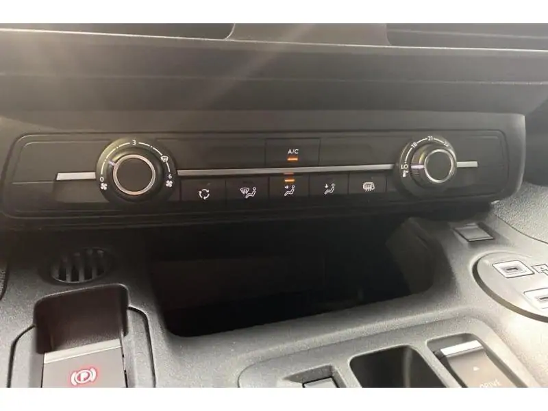 VEHICLE__CONDITION_SERVICE Peugeot Partner STANDARD LIGHT WHITE 15