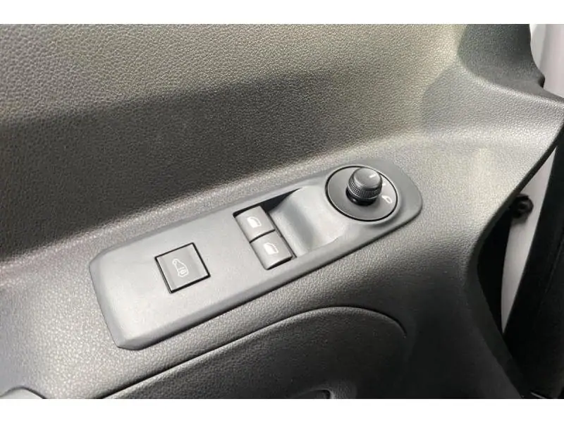 VEHICLE__CONDITION_SERVICE Peugeot Partner STANDARD LIGHT WHITE 17