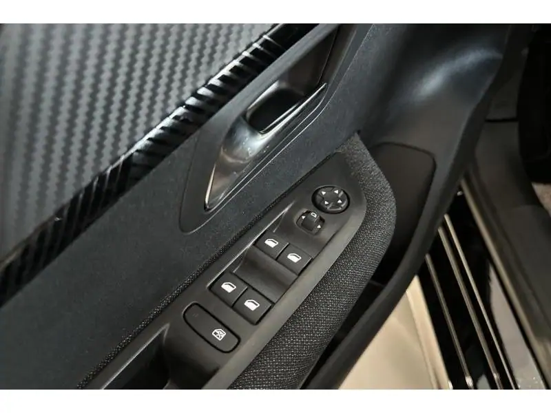 VEHICLE__CONDITION_SERVICE Peugeot 208 STYLE BLACK 17