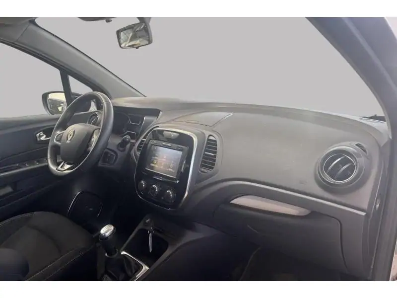 Occasion Renault Captur Berline 0.9 MANUAL GREY 2