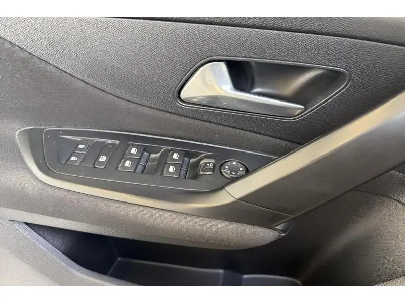 Occasion Peugeot 308 III & e- GREEN 17
