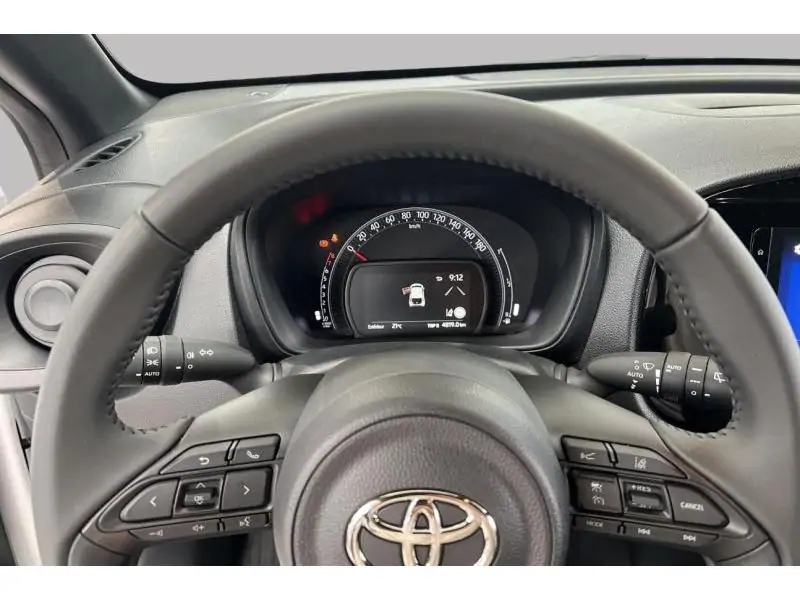 Occasion Toyota Aygo X Play WHITE 12