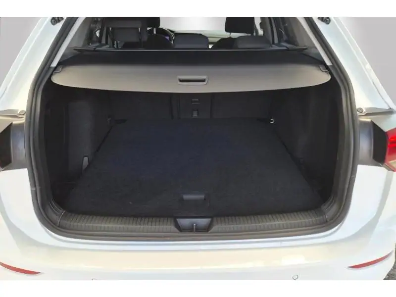 Occasion Volkswagen Golf Variant Berline 1.0 TSI MANUAL WHITE 32
