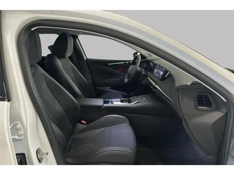 VEHICLE__CONDITION_SERVICE DS Automobiles DS 4 HYBRID 145 ETOILE WHITE 8