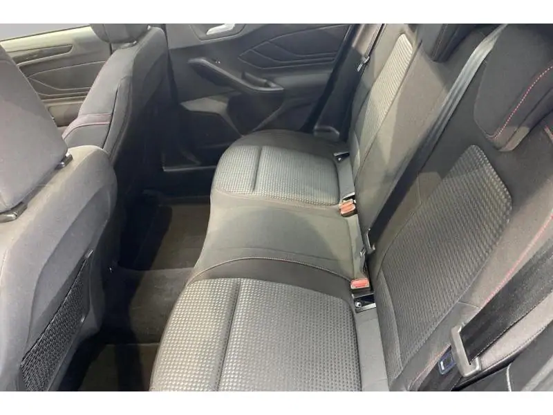 Occasie Ford Focus ST-Line 1.0 EcoBoost BLUE 18