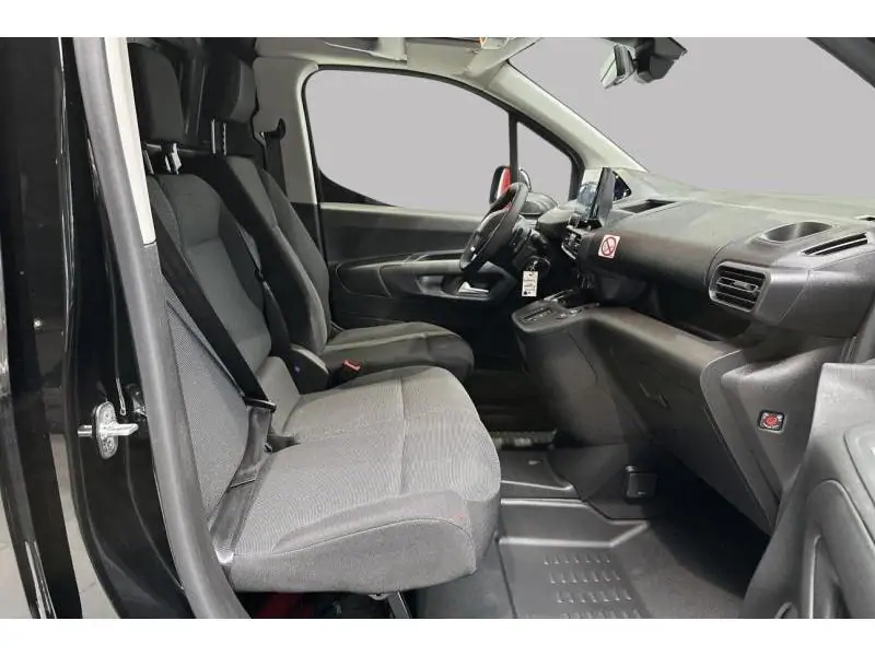VEHICLE__CONDITION_SERVICE Peugeot Partner Light Full Option 3pl BLACK 8