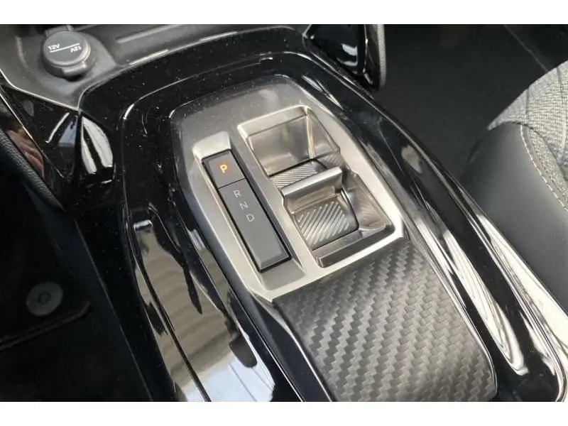 VEHICLE__CONDITION_SERVICE Peugeot 2008 ALLURE WHITE 16