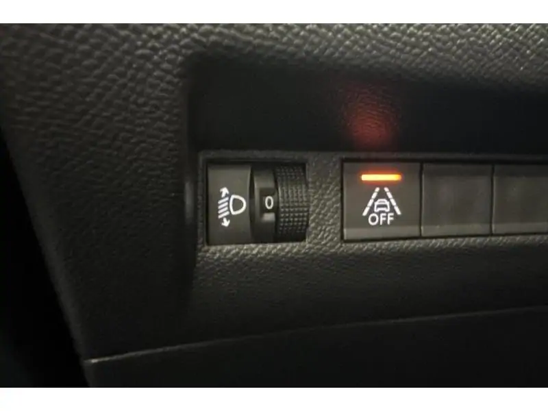 Occasion Peugeot 2008 Allure 1.2 benz 130 GREY 30