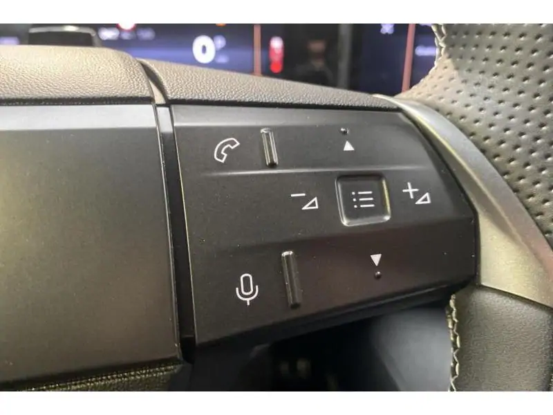 VEHICLE__CONDITION_SERVICE Opel Grandland GS BLACK 26
