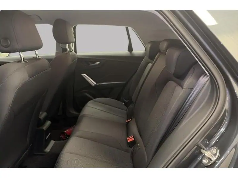 Occasion Audi Q2 30 TDI Attraction GREY 18