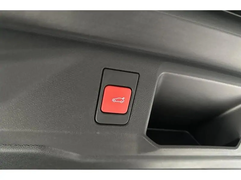 Démo Peugeot 5008 First Ed GT Hybrid 145 e-DCS6 7pl GREY 21