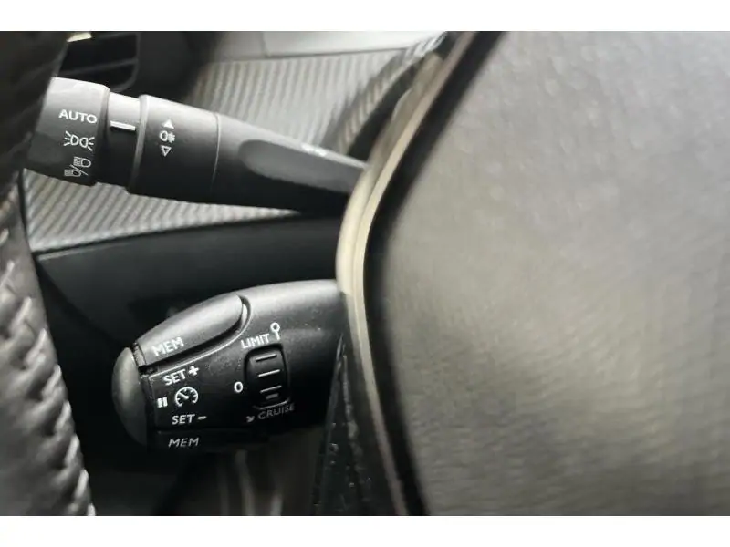 VEHICLE__CONDITION_SERVICE Peugeot 208 ENVY YELLOW 23