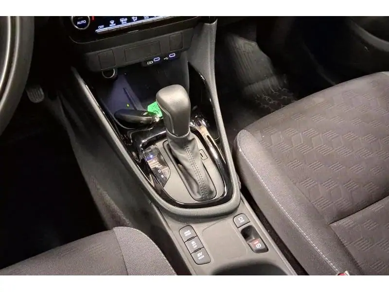 Occasion Toyota Yaris IV BEIGE 18