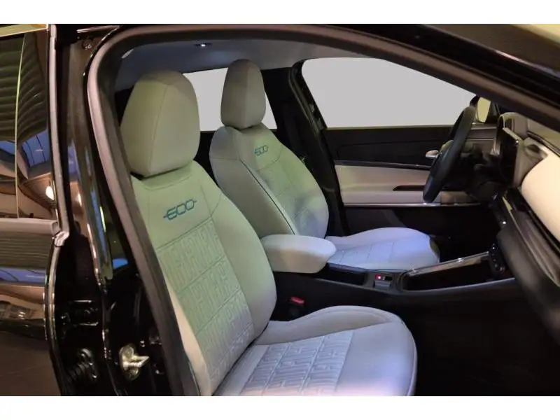 VEHICLE__CONDITION_SERVICE Fiat 600 SIGNATURE BLACK 9