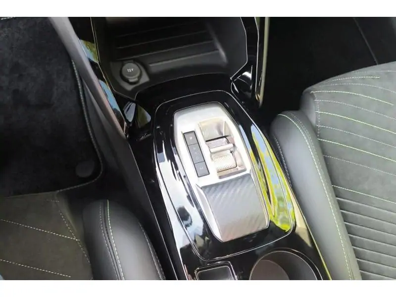 VEHICLE__CONDITION_SERVICE Peugeot 208 II and e- GT Line WHITE 16