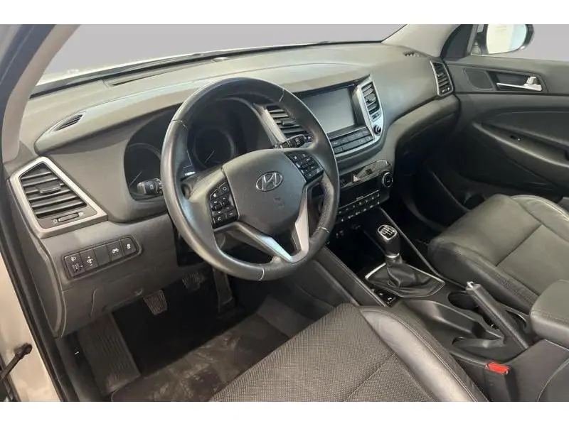 Occasion Hyundai Tucson SUV MANUAL GREY 9