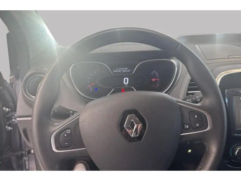 Occasion Renault Captur Berline 0.9 MANUAL GREY 13