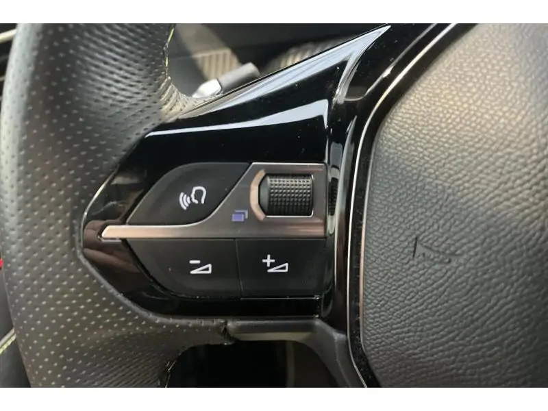 Occasion Peugeot 208 II & e- GT Line RED 22